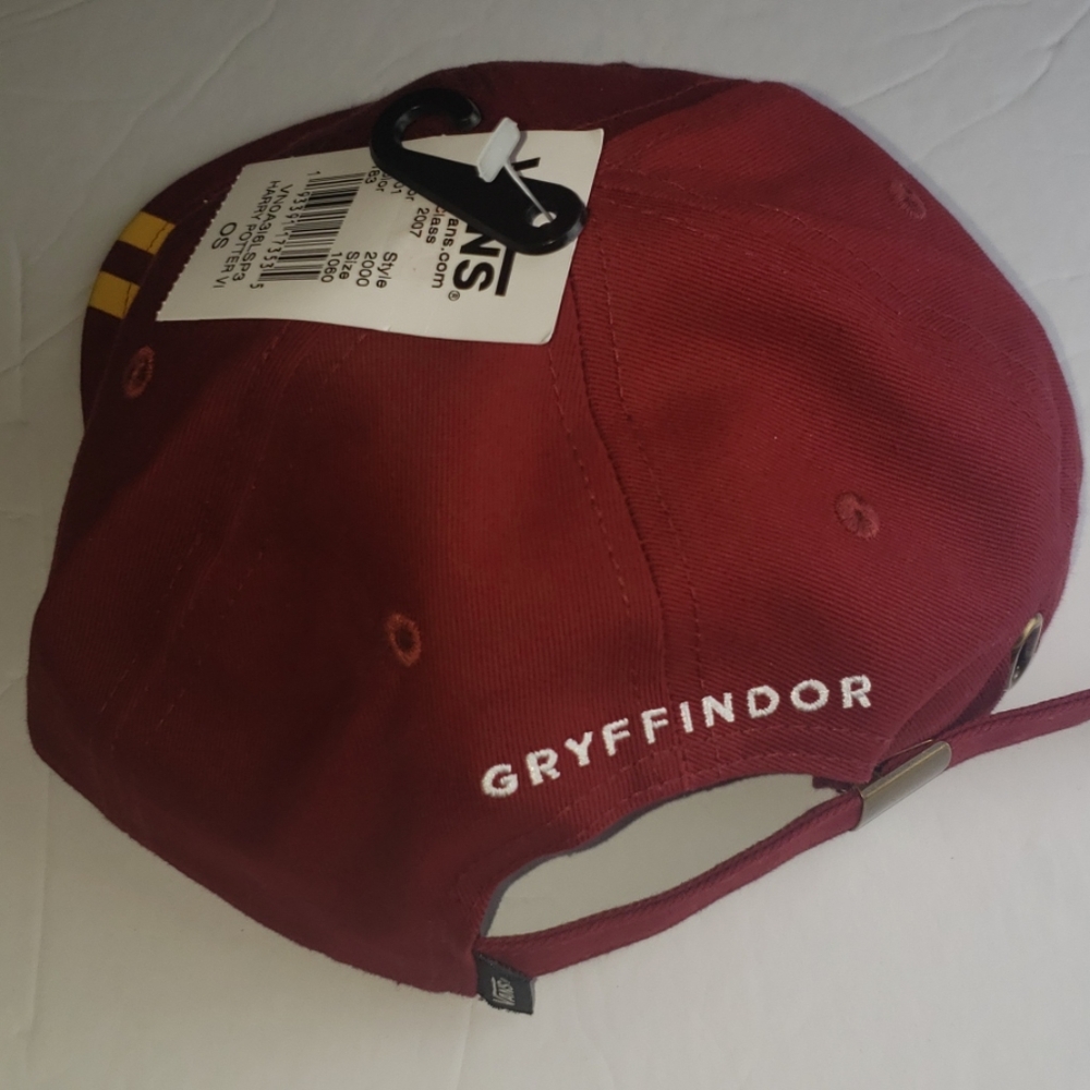 ⚡Vans Harry Potter Gryffindor Hat⚡ - Picture 3 of 5